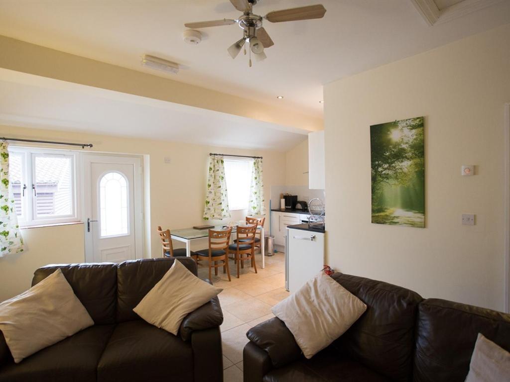 Treetops Cottages & Spa غريمسبي المظهر الخارجي الصورة