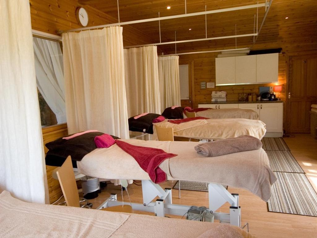 Treetops Cottages & Spa غريمسبي المظهر الخارجي الصورة
